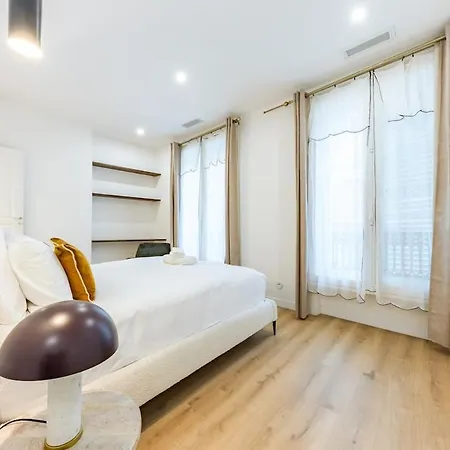 Apartment Luxury Rivoli 4 Bed 3,5 Bath By De Bhv Paris